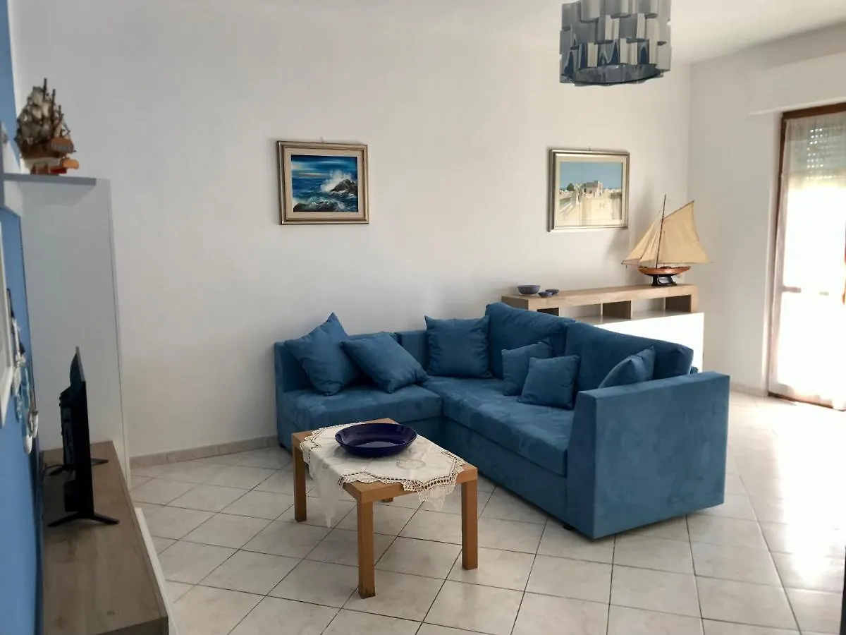 Attico Centralissimo E Vicino Al Mare contacts